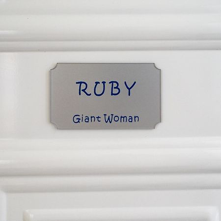 Giant Woman Apartamento Tsoútsouros Exterior foto