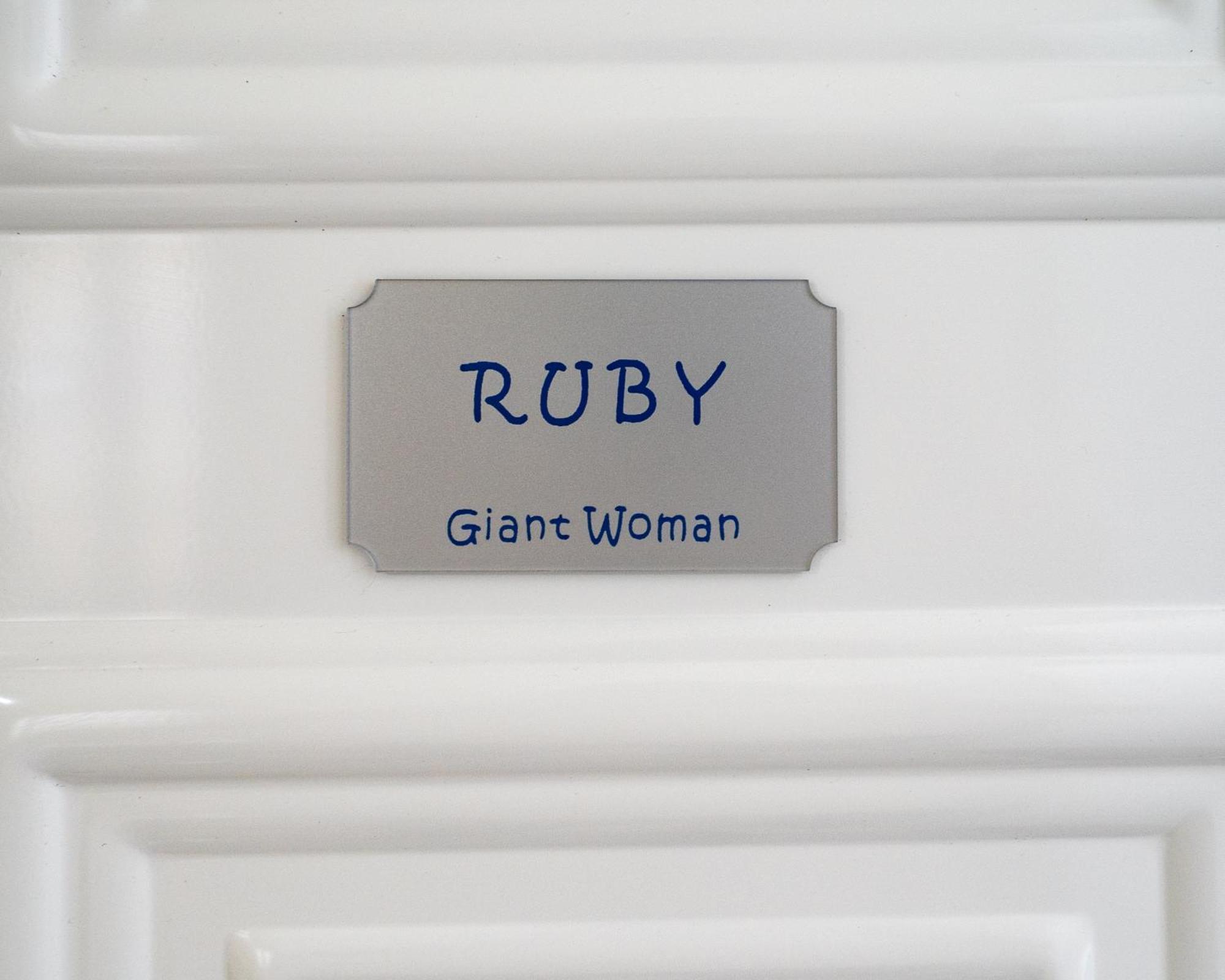 Giant Woman Apartamento Tsoútsouros Exterior foto